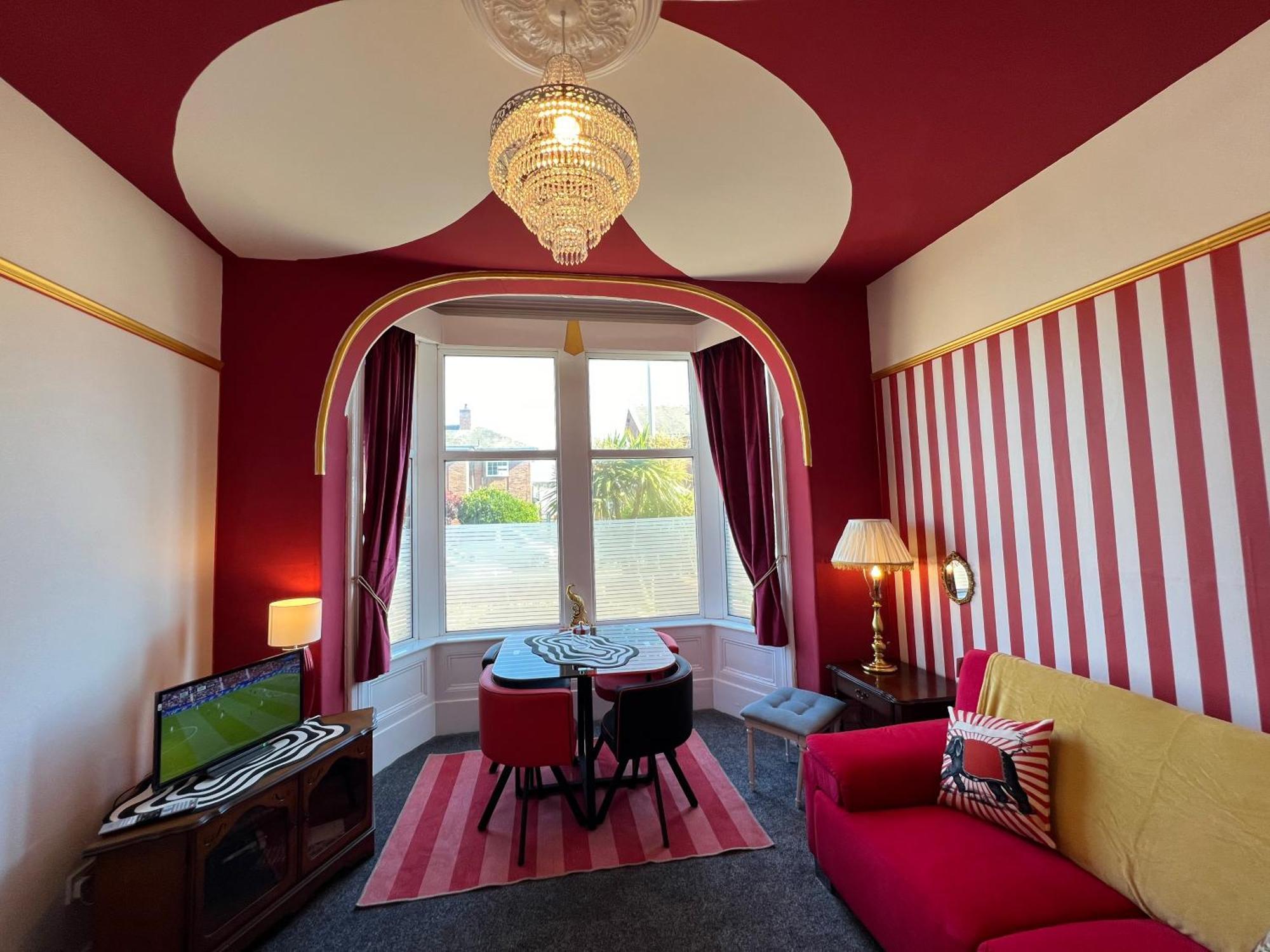Circus Suite Blackpool Exterior photo