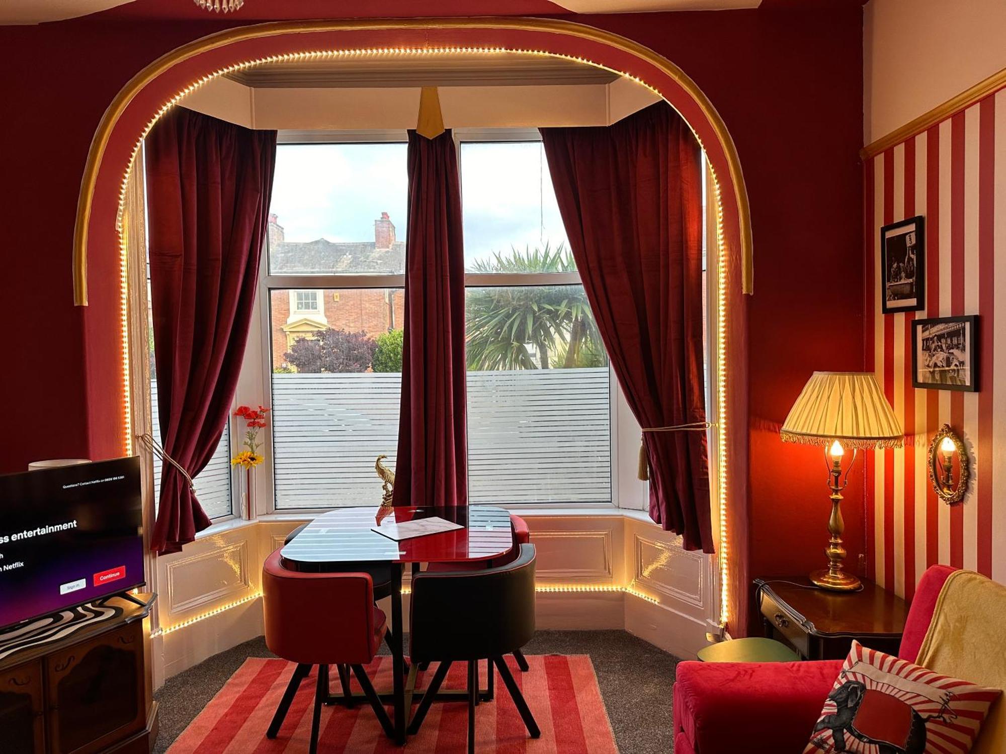 Circus Suite Blackpool Exterior photo