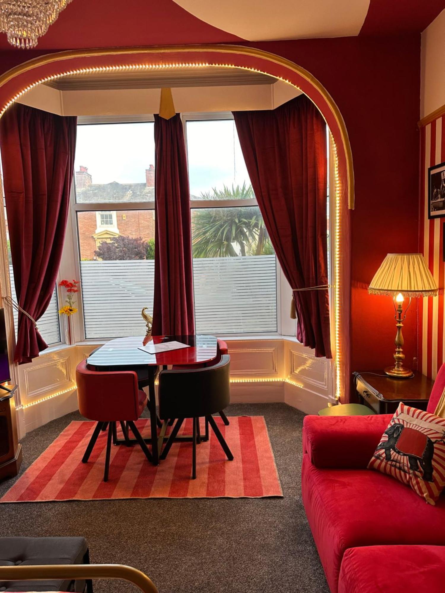 Circus Suite Blackpool Exterior photo